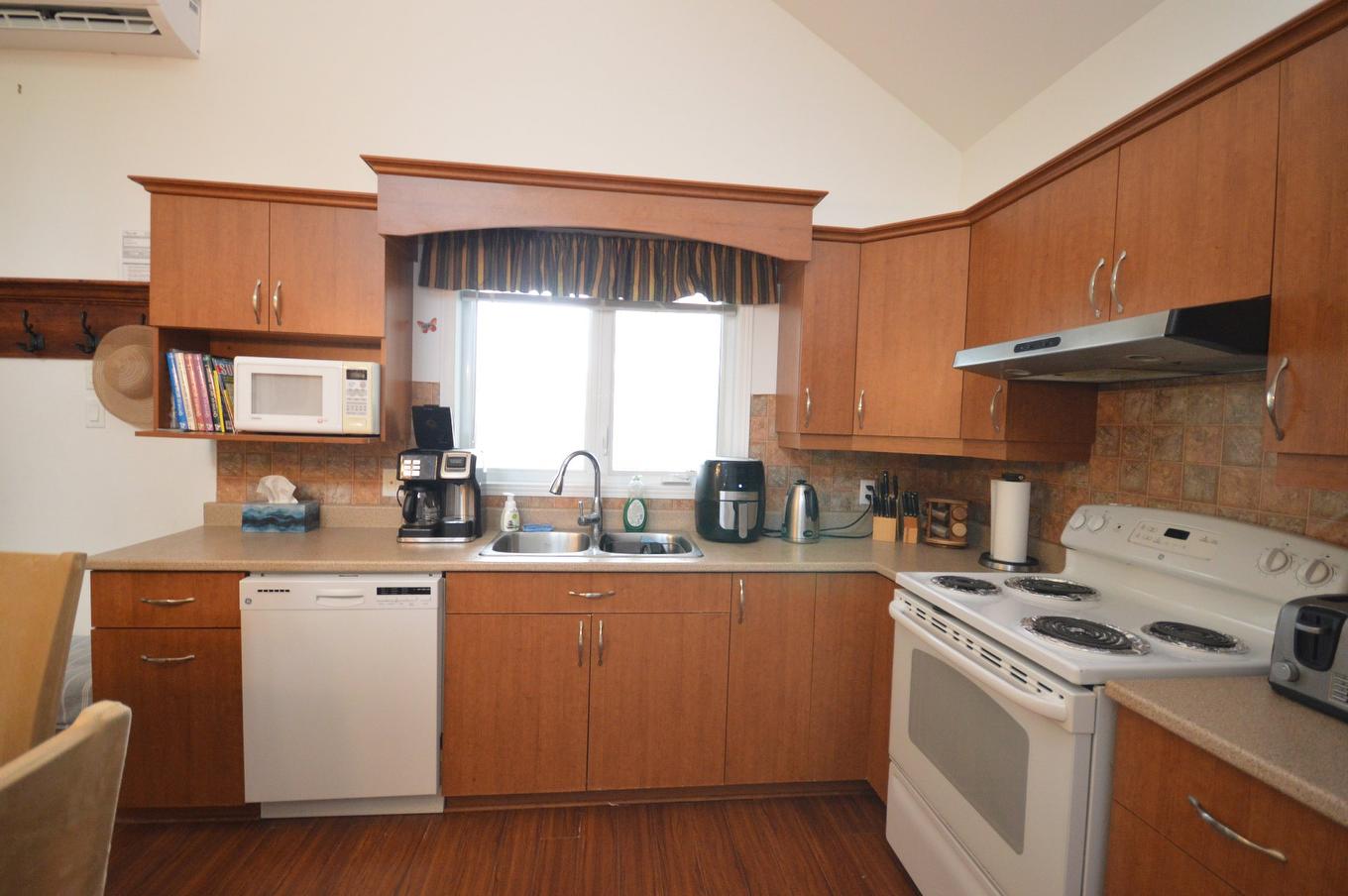 Kitchen - 12642 Ch. Du Lac-Labelle, Labelle, QC - Indoor Photo Showing Kitchen With Double Sink