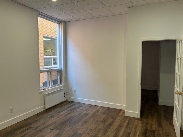 Office - 107-108-149 Rue St-Eustache, Saint-Eustache, QC - Indoor Photo Showing Other Room
