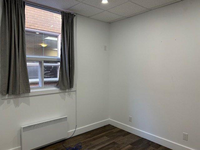 Office - 107-108-149 Rue St-Eustache, Saint-Eustache, QC - Indoor Photo Showing Other Room