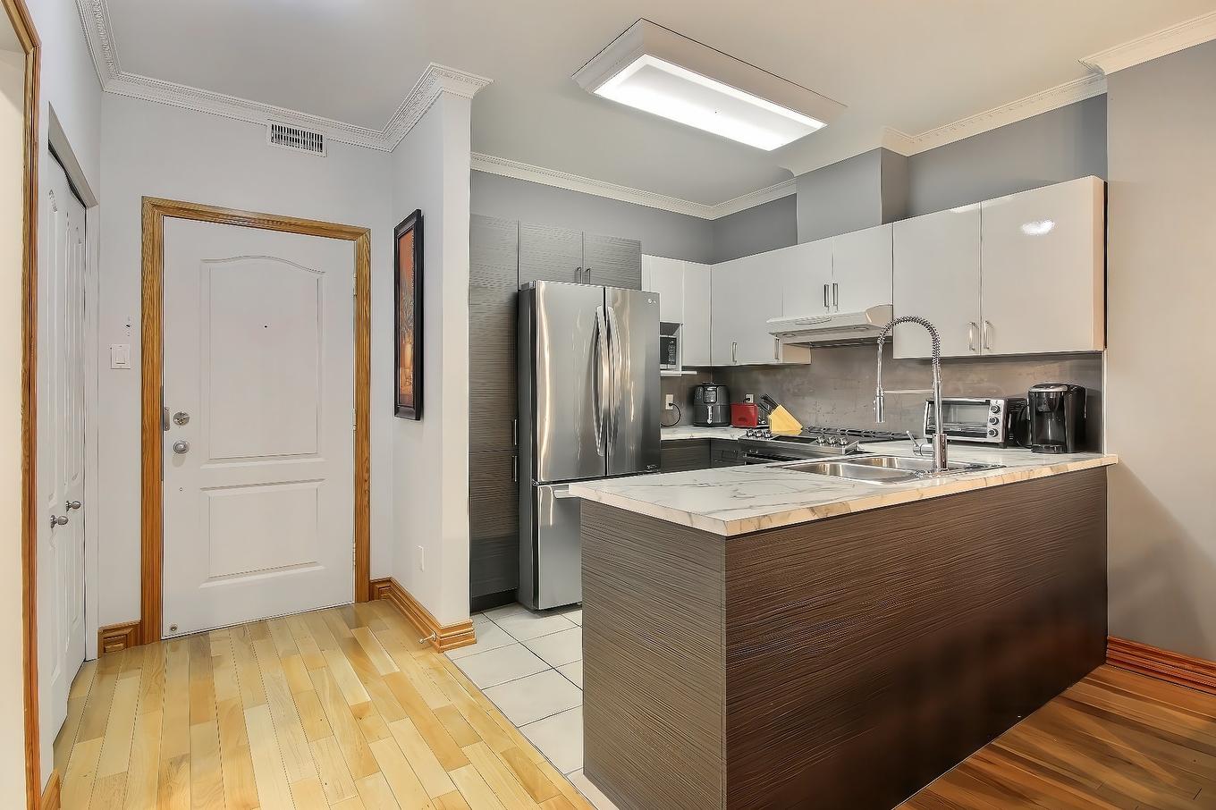 Cuisine - 2-1355 Rue Leclair, Montréal (Verdun/Île-Des-Soeurs), QC - Indoor Photo Showing Kitchen With Double Sink