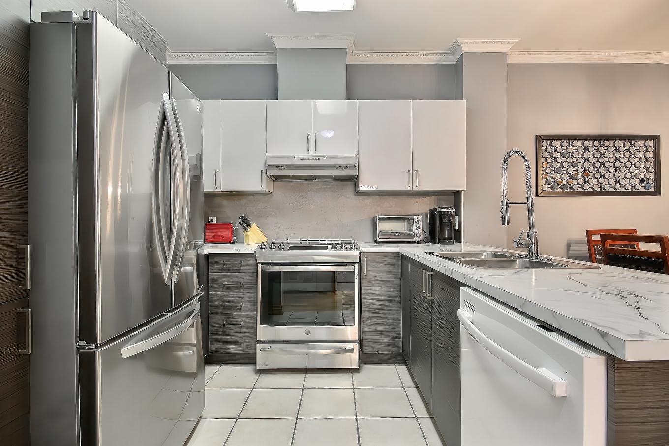 Cuisine - 2-1355 Rue Leclair, Montréal (Verdun/Île-Des-Soeurs), QC - Indoor Photo Showing Kitchen With Double Sink