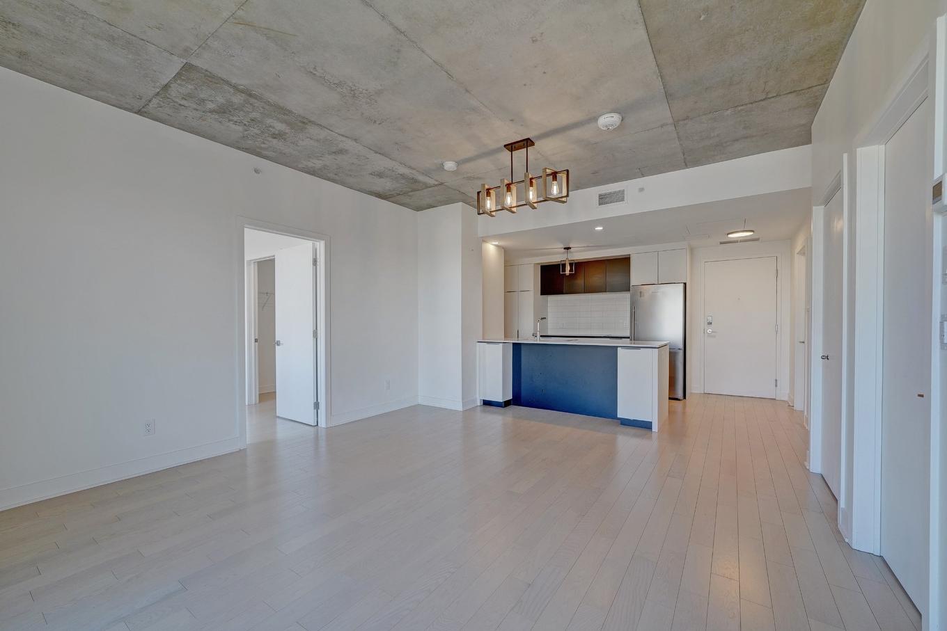 Overall view - 2310-60 Rue De L'Éclipse, Brossard, QC - Indoor Photo Showing Kitchen