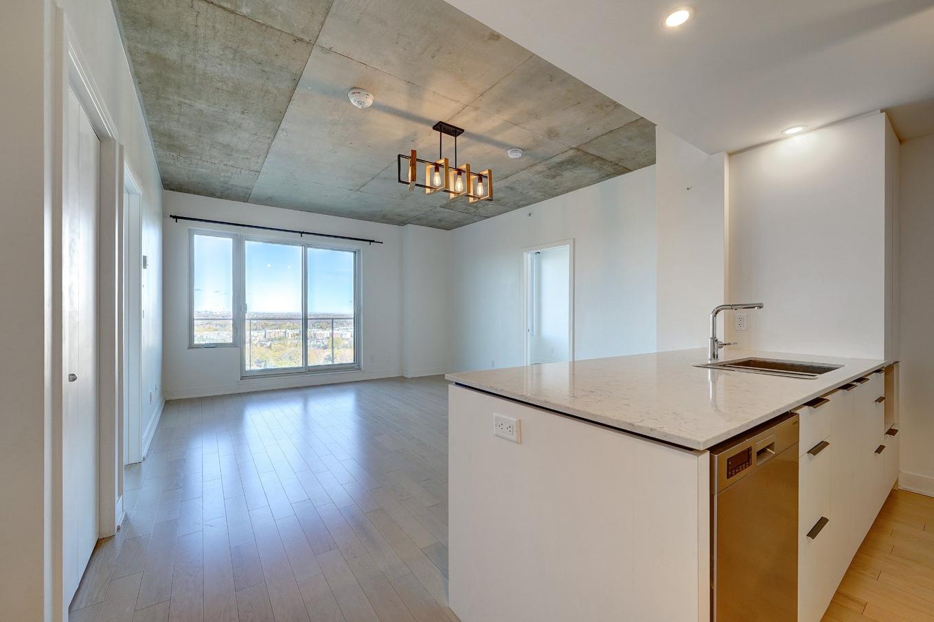 Overall view - 2310-60 Rue De L'Éclipse, Brossard, QC - Indoor