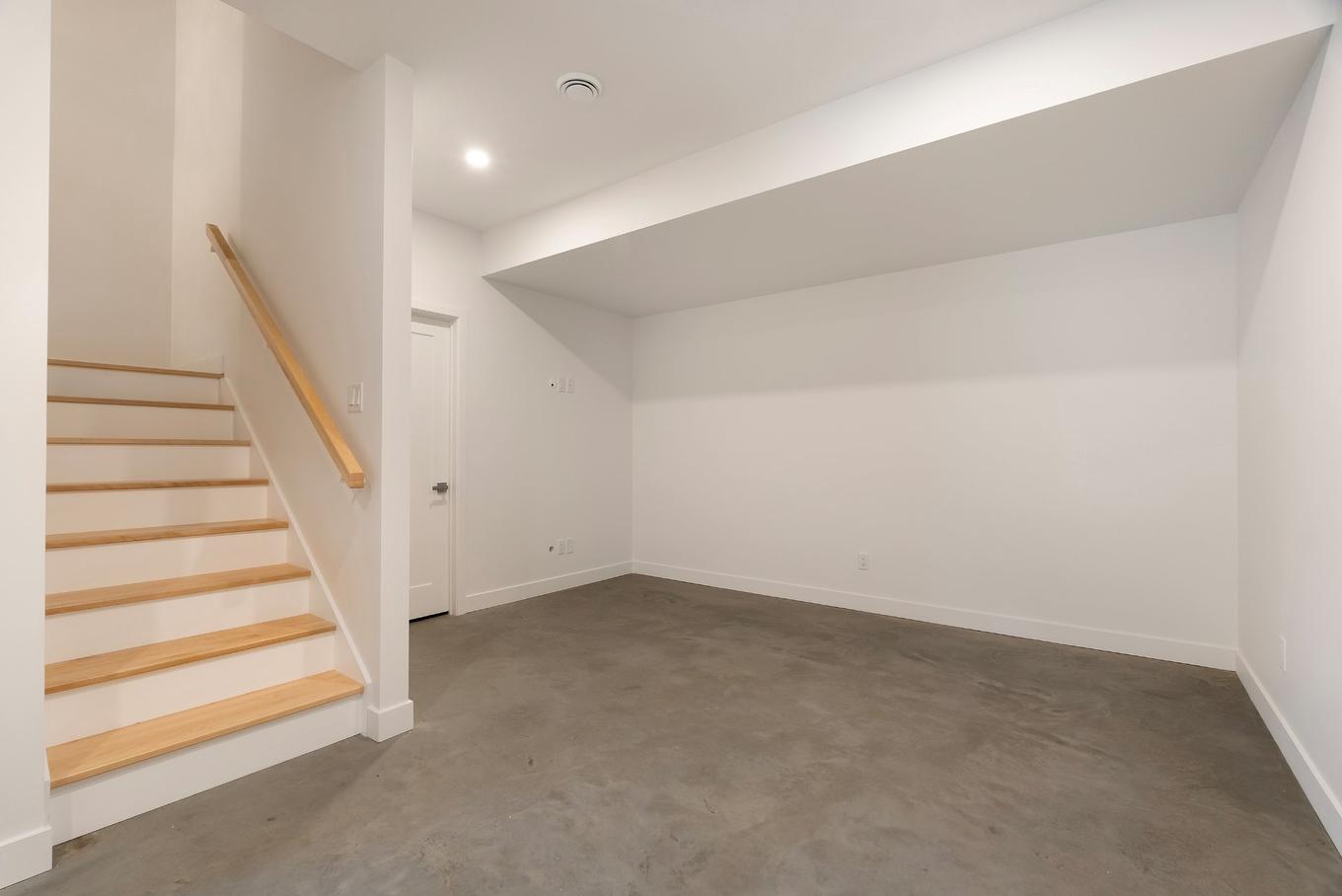 Storage - 7 Ch. Du Bruant, Lac-Beauport, QC - Indoor Photo Showing Other Room