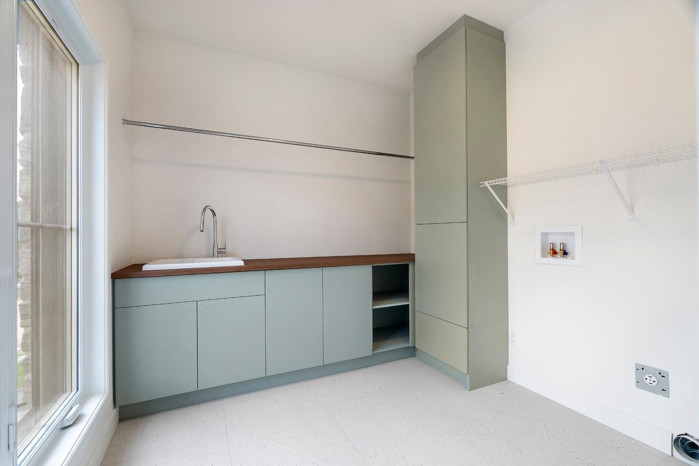 Laundry room - 7 Ch. Du Bruant, Lac-Beauport, QC - Indoor Photo Showing Other Room