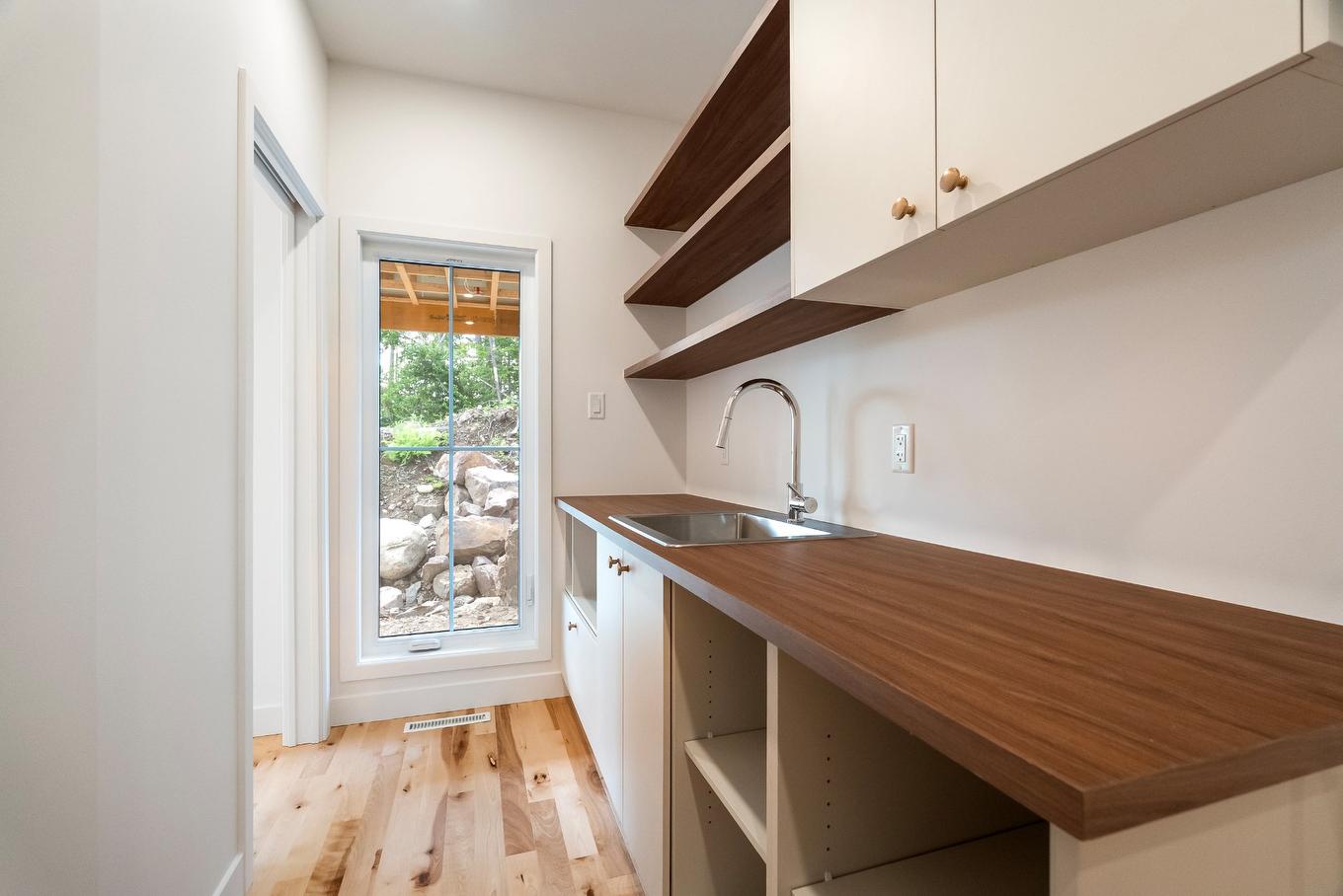Walk-in closet - 7 Ch. Du Bruant, Lac-Beauport, QC - Indoor Photo Showing Kitchen