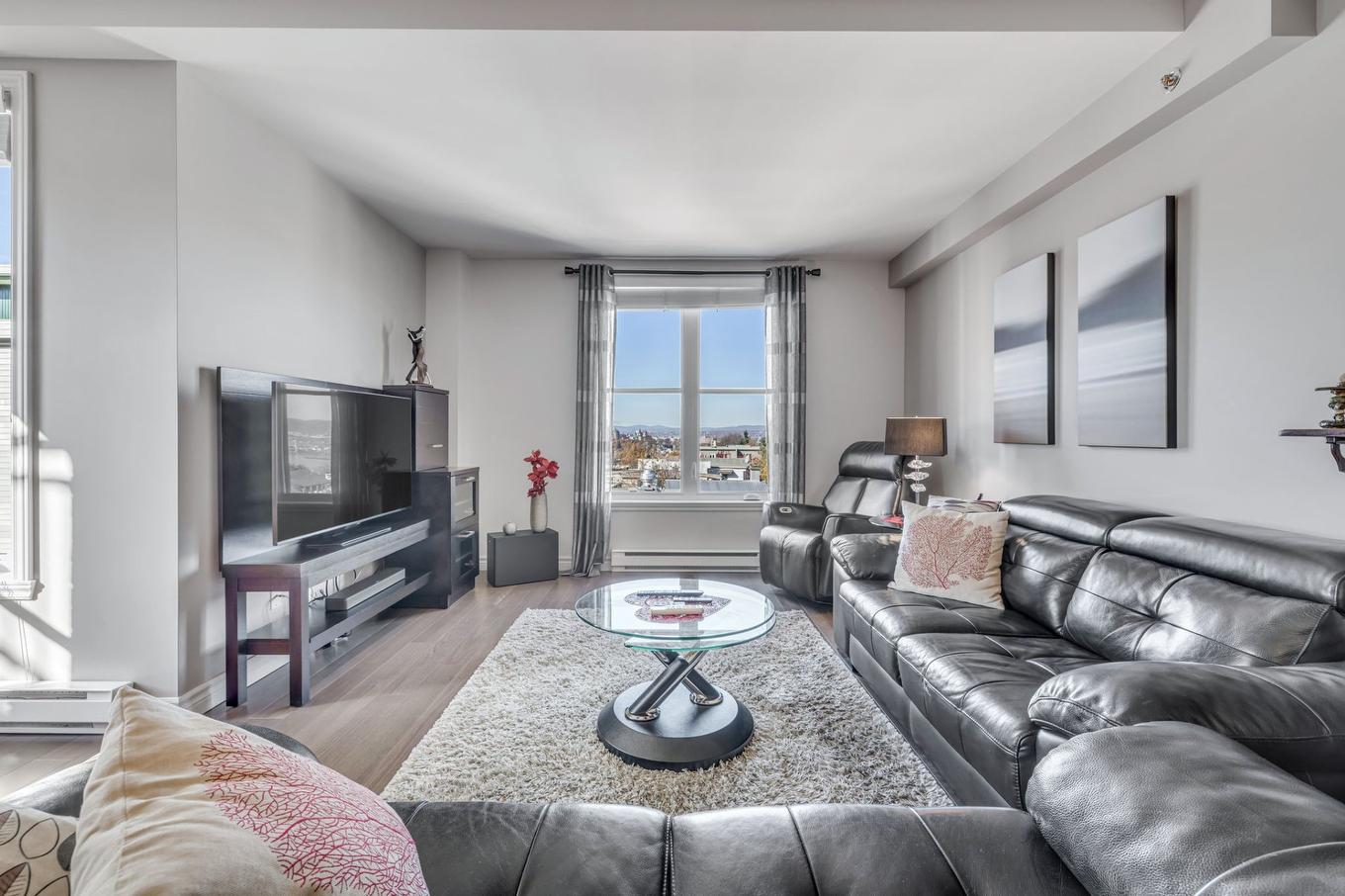 Salon - 505-5692 Rue St-Louis, Lévis (Desjardins), QC - Indoor Photo Showing Living Room