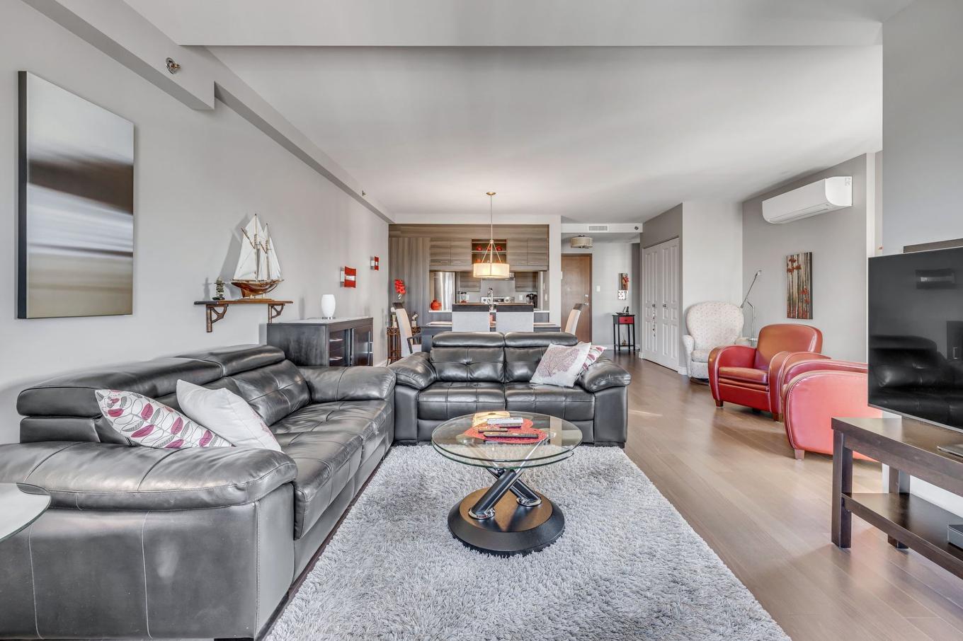 Salon - 505-5692 Rue St-Louis, Lévis (Desjardins), QC - Indoor Photo Showing Living Room With Fireplace