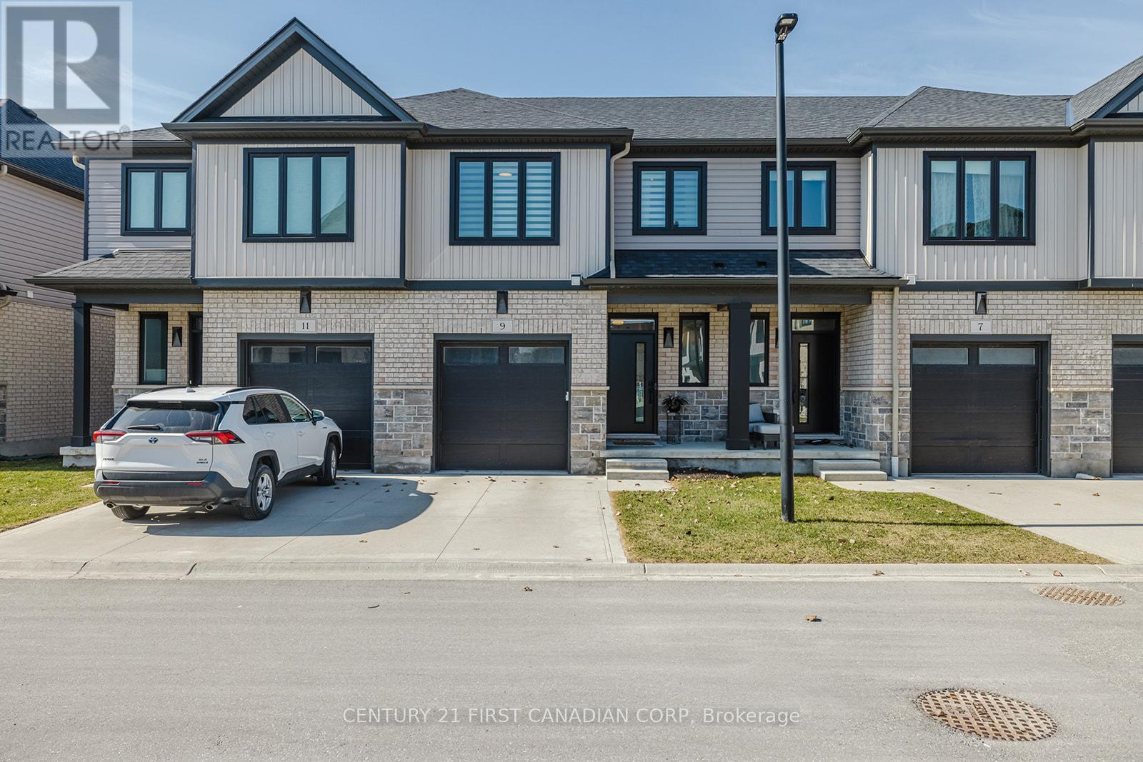 9 - 601 Lions Park Drive, Strathroy-Caradoc (Mount Brydges), ON - Outdoor With Facade