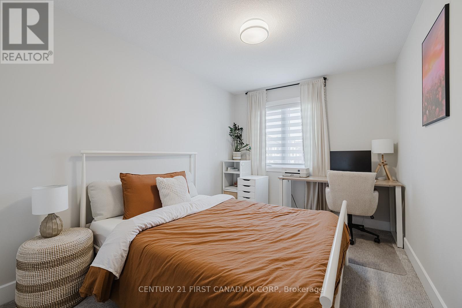 9 - 601 Lions Park Drive, Strathroy-Caradoc (Mount Brydges), ON - Indoor Photo Showing Bedroom