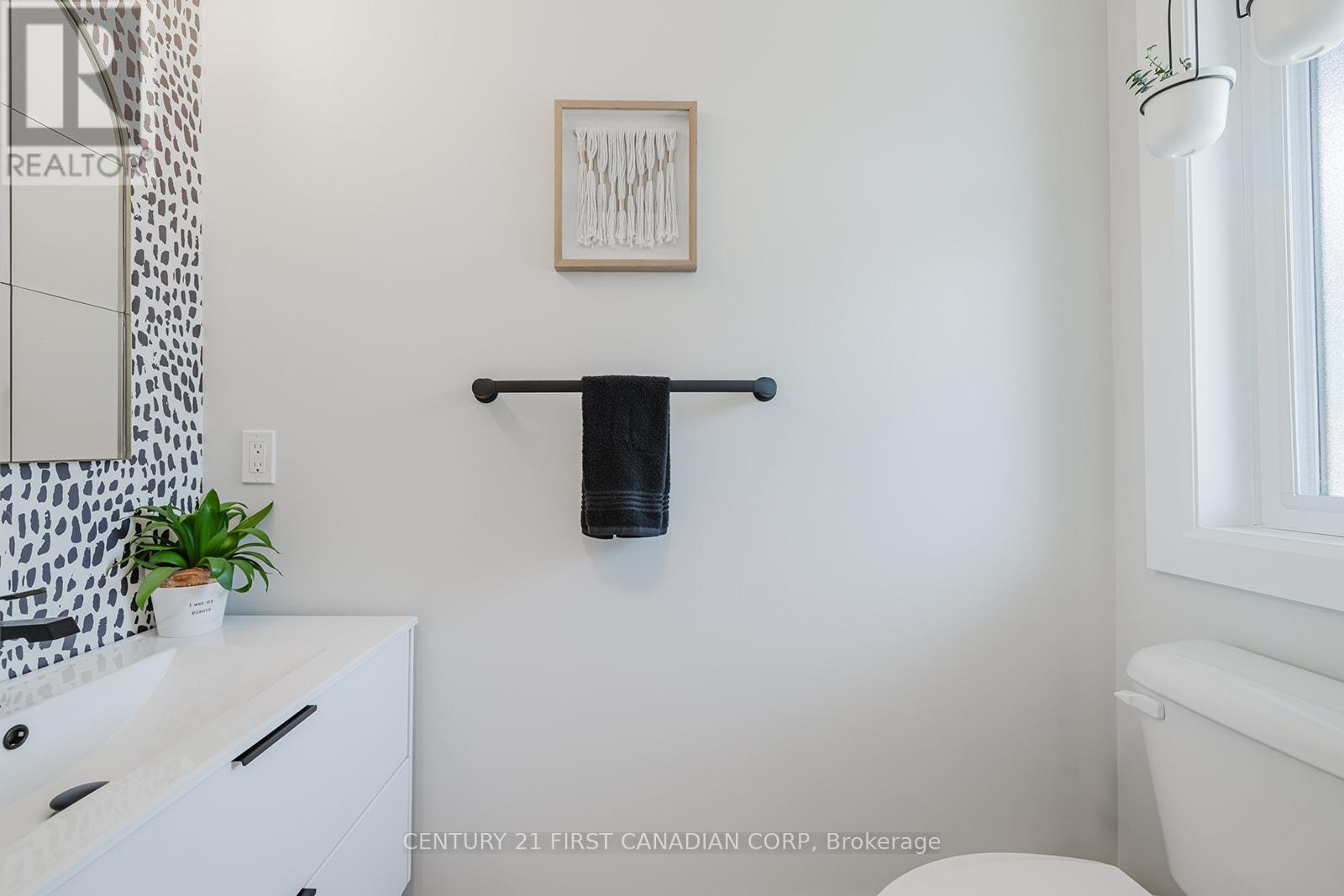 9 - 601 Lions Park Drive, Strathroy-Caradoc (Mount Brydges), ON - Indoor Photo Showing Bathroom