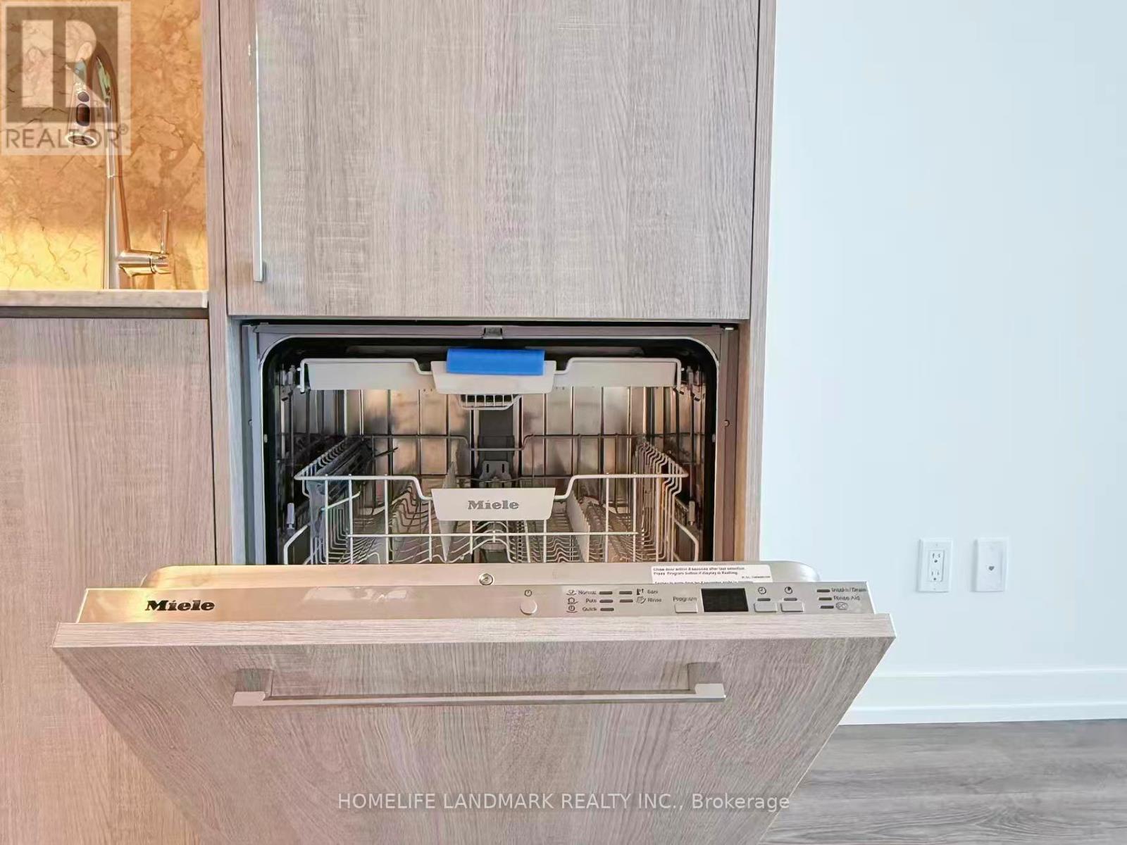 2201 - 771 Yonge Street, Toronto, ON - Indoor