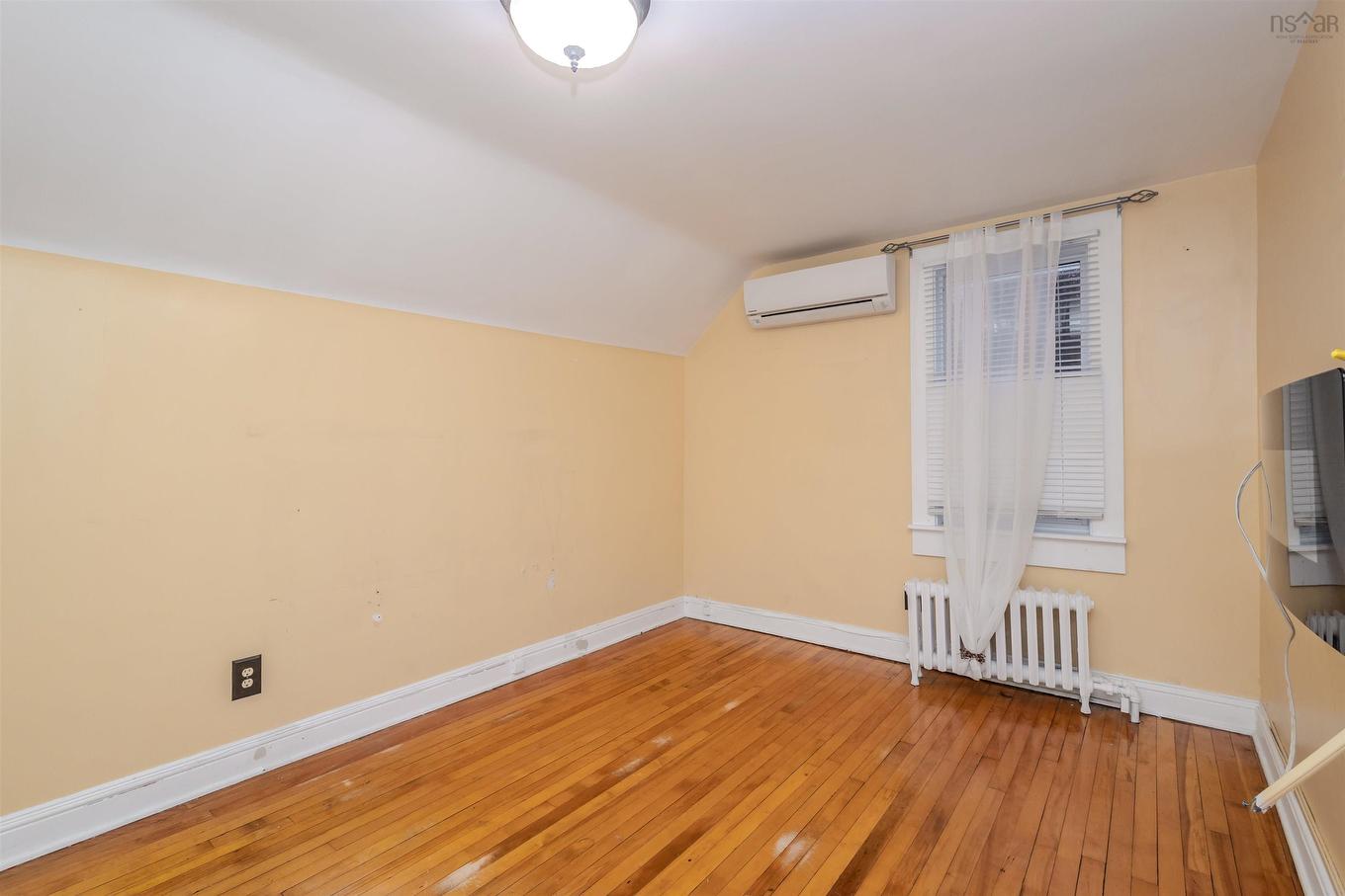 370 Hudson Street, New Waterford, NS