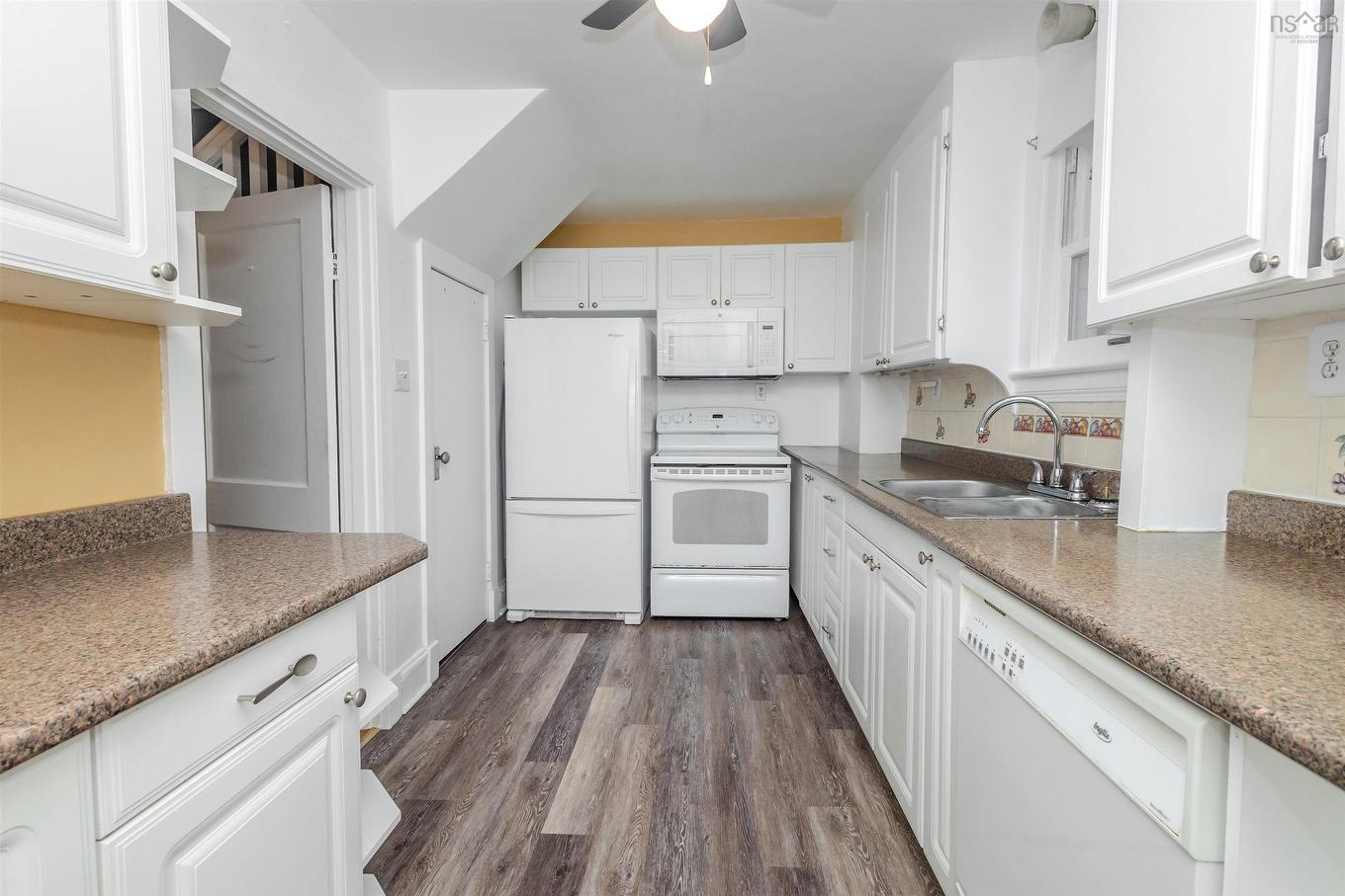 370 Hudson Street, New Waterford, NS