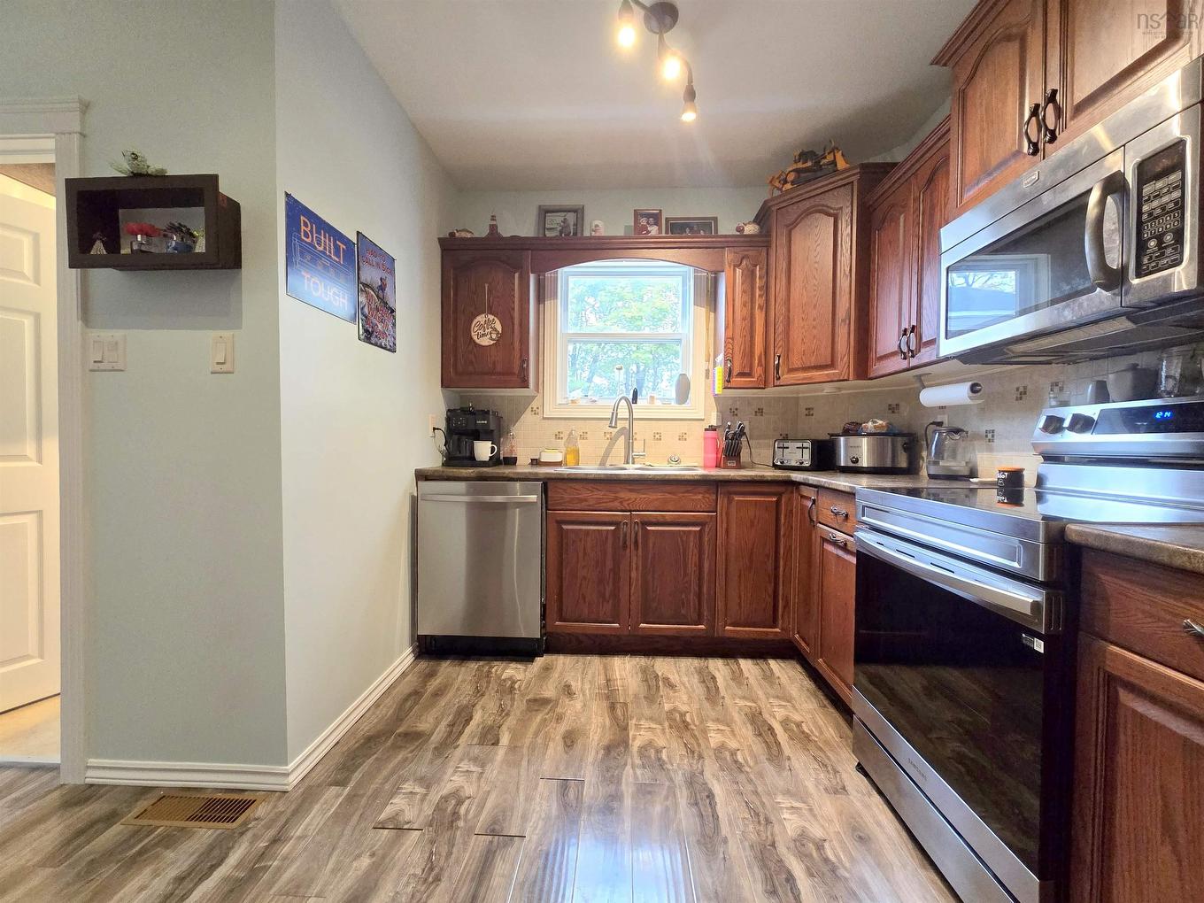 62 West Pleasant Street, Amherst, NS