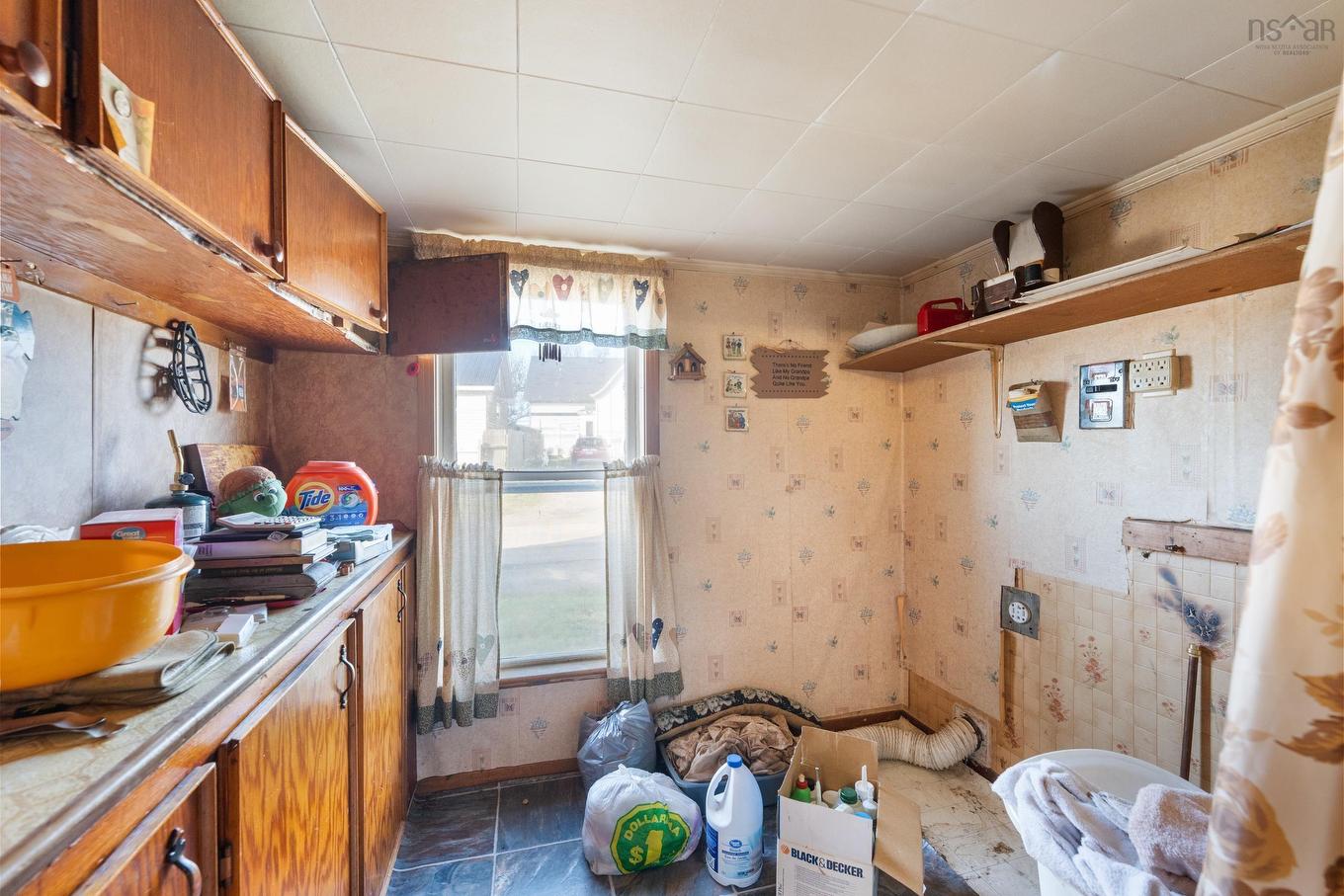 16 Commercial Street, Yarmouth, NS