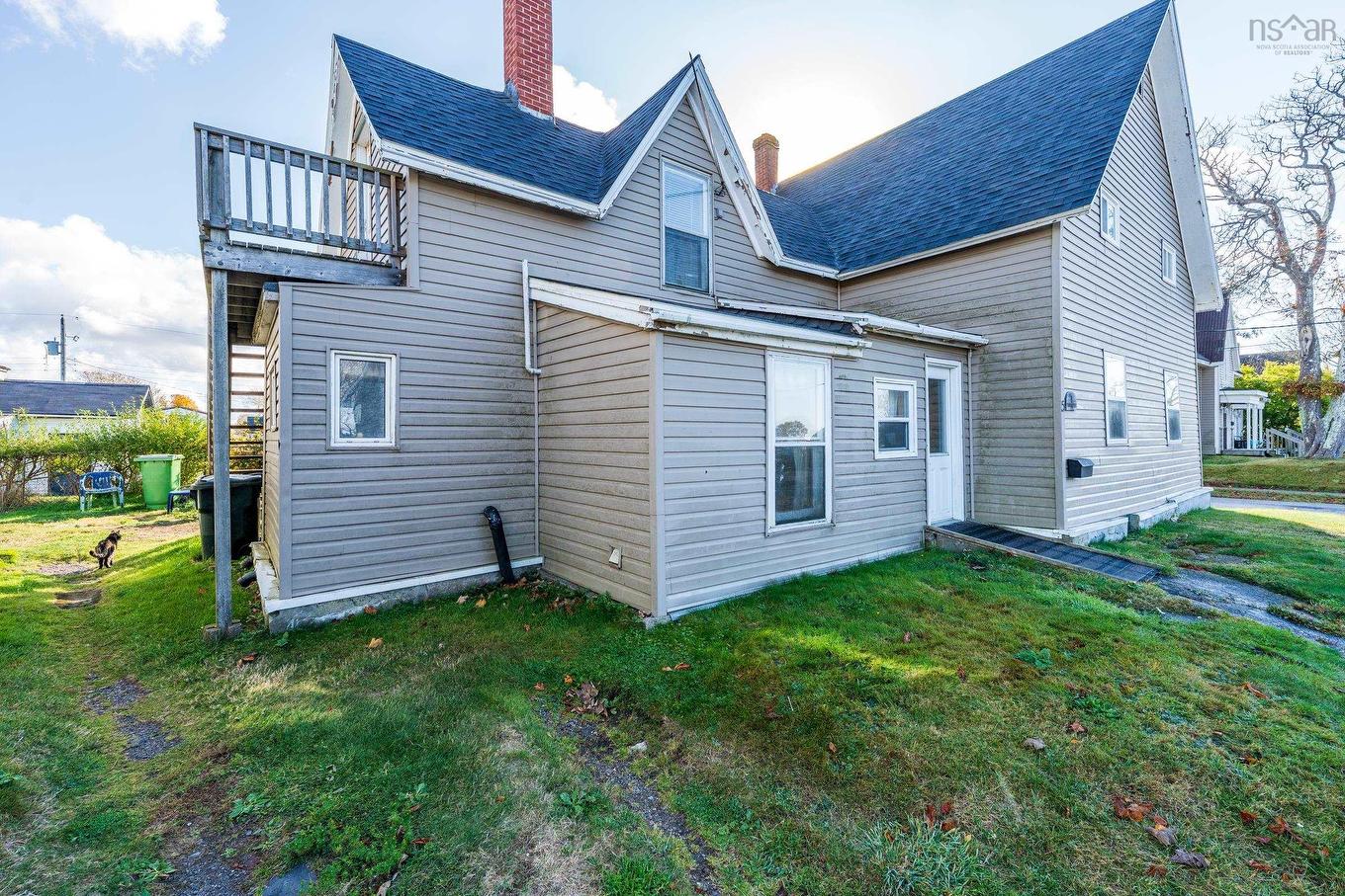 16 Commercial Street, Yarmouth, NS