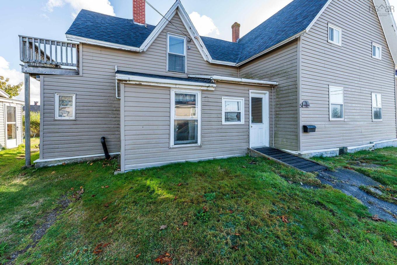 16 Commercial Street, Yarmouth, NS