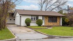 78 Woodford BAY  Winnipeg, MB R2M 4J3