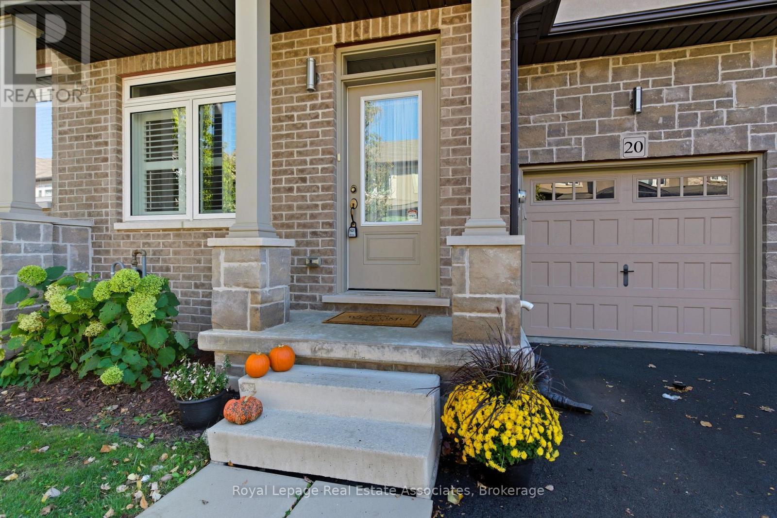 20 - 421 Kitty Murray Lane, Hamilton, ON - Outdoor