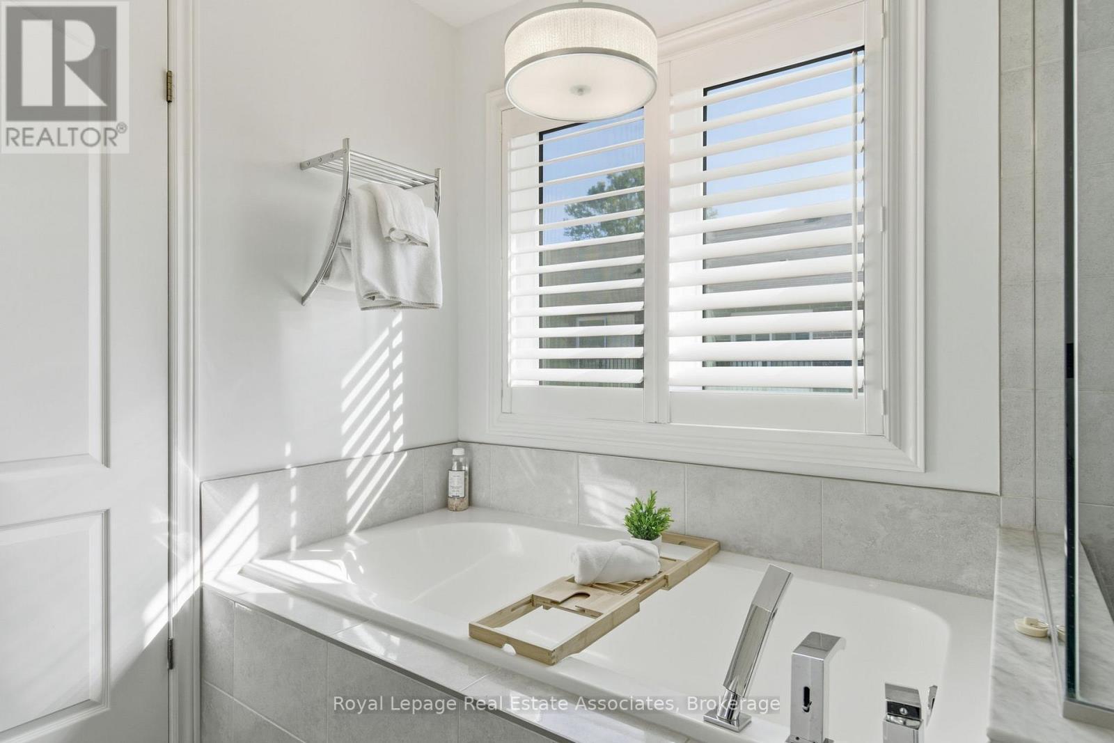 20 - 421 Kitty Murray Lane, Hamilton, ON - Indoor Photo Showing Bathroom