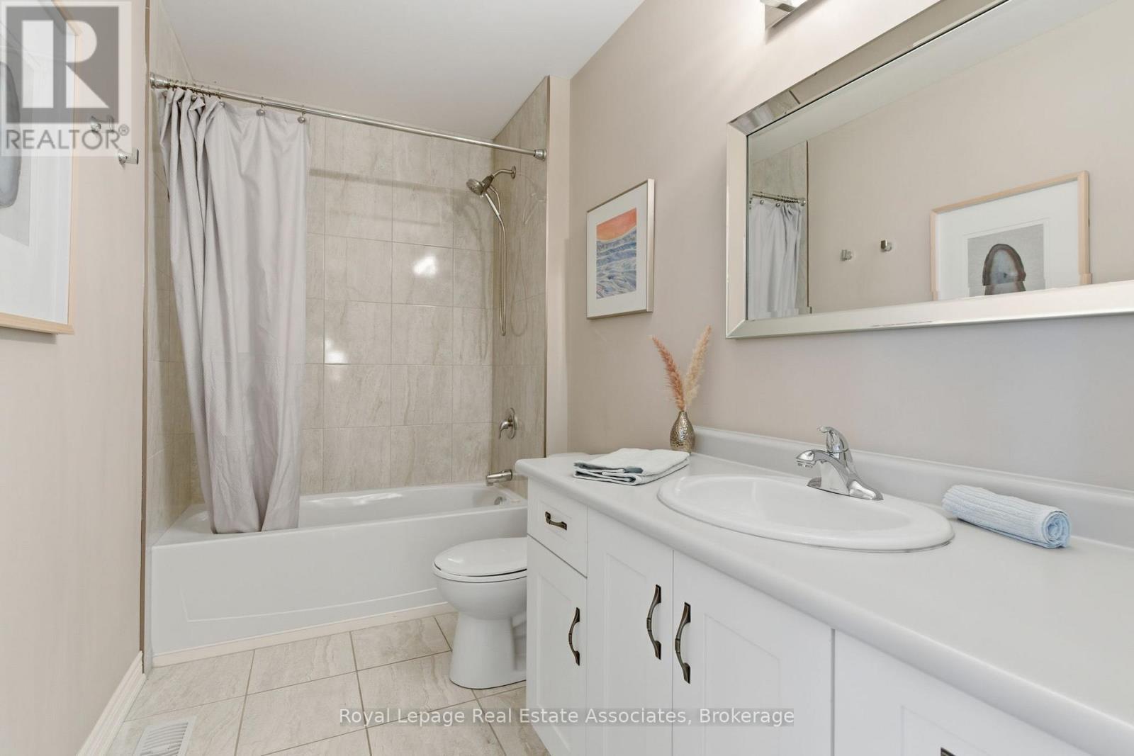 20 - 421 Kitty Murray Lane, Hamilton, ON - Indoor Photo Showing Bathroom