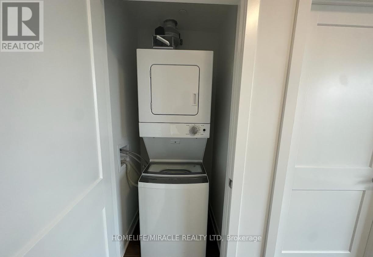 210 - 312 Erb Street W, Waterloo, ON - Indoor Photo Showing Laundry Room