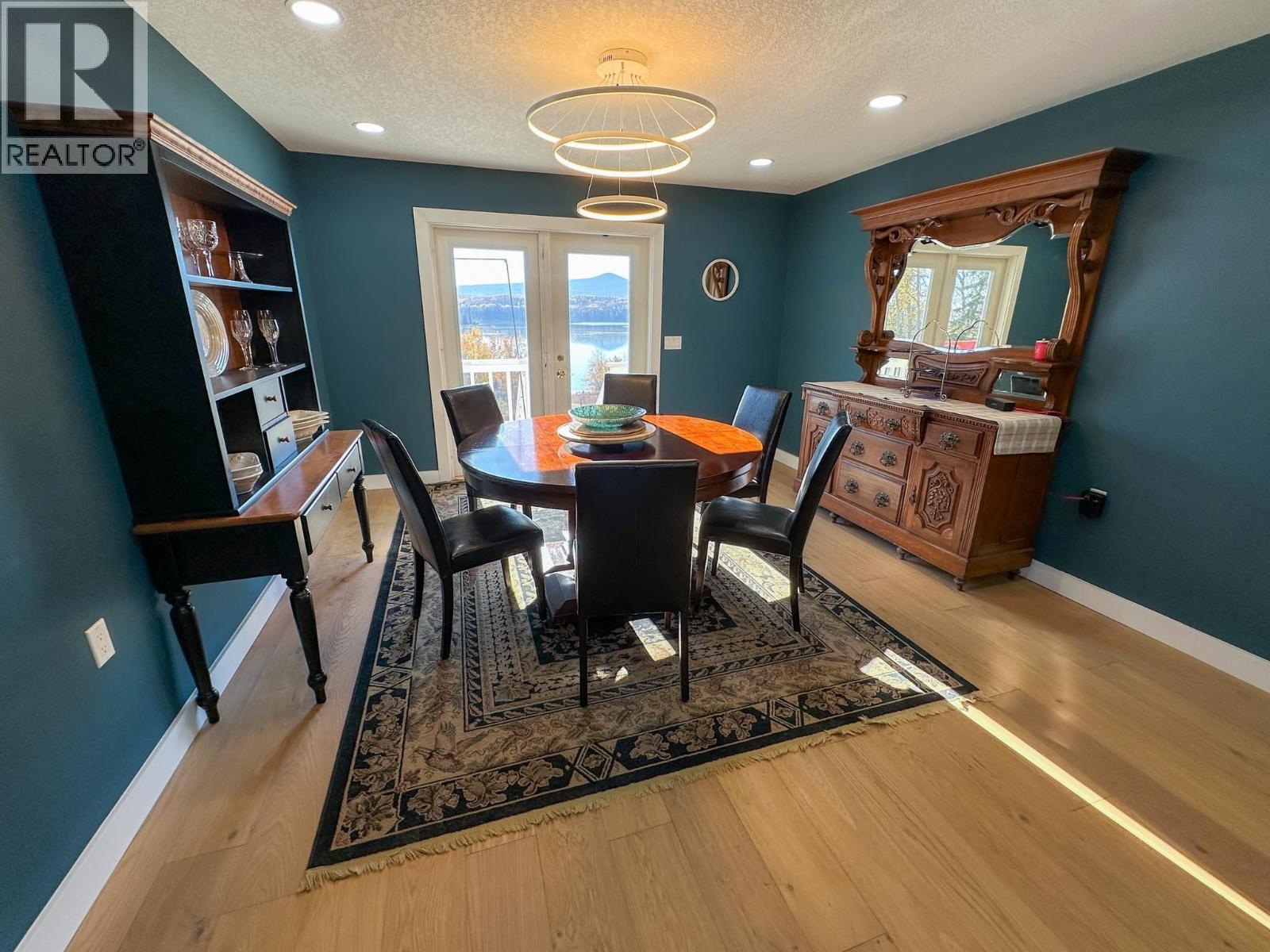 8137 Sinkut Lake Road, Vanderhoof, BC - Indoor Photo Showing Dining Room