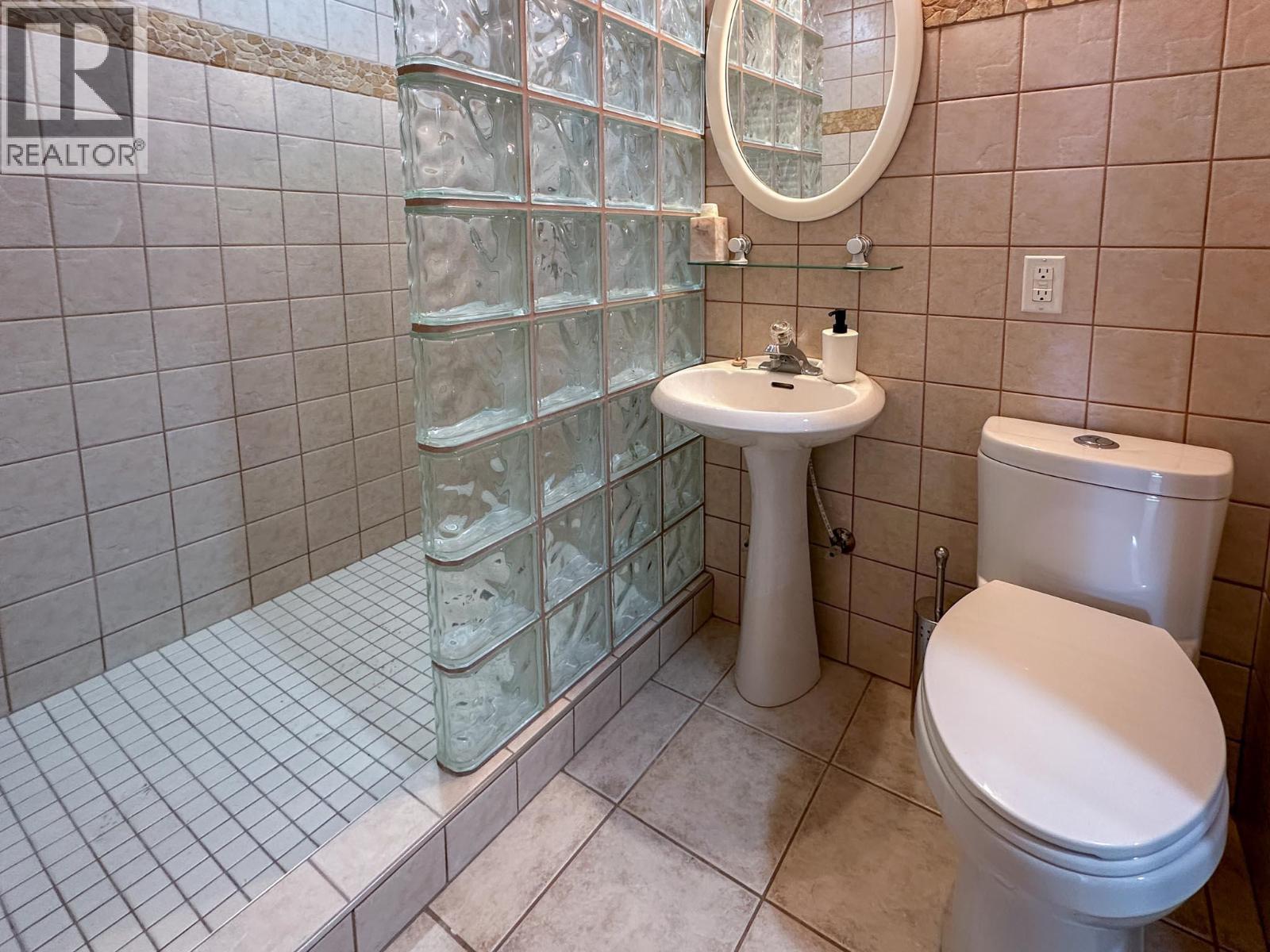 8137 Sinkut Lake Road, Vanderhoof, BC - Indoor Photo Showing Bathroom