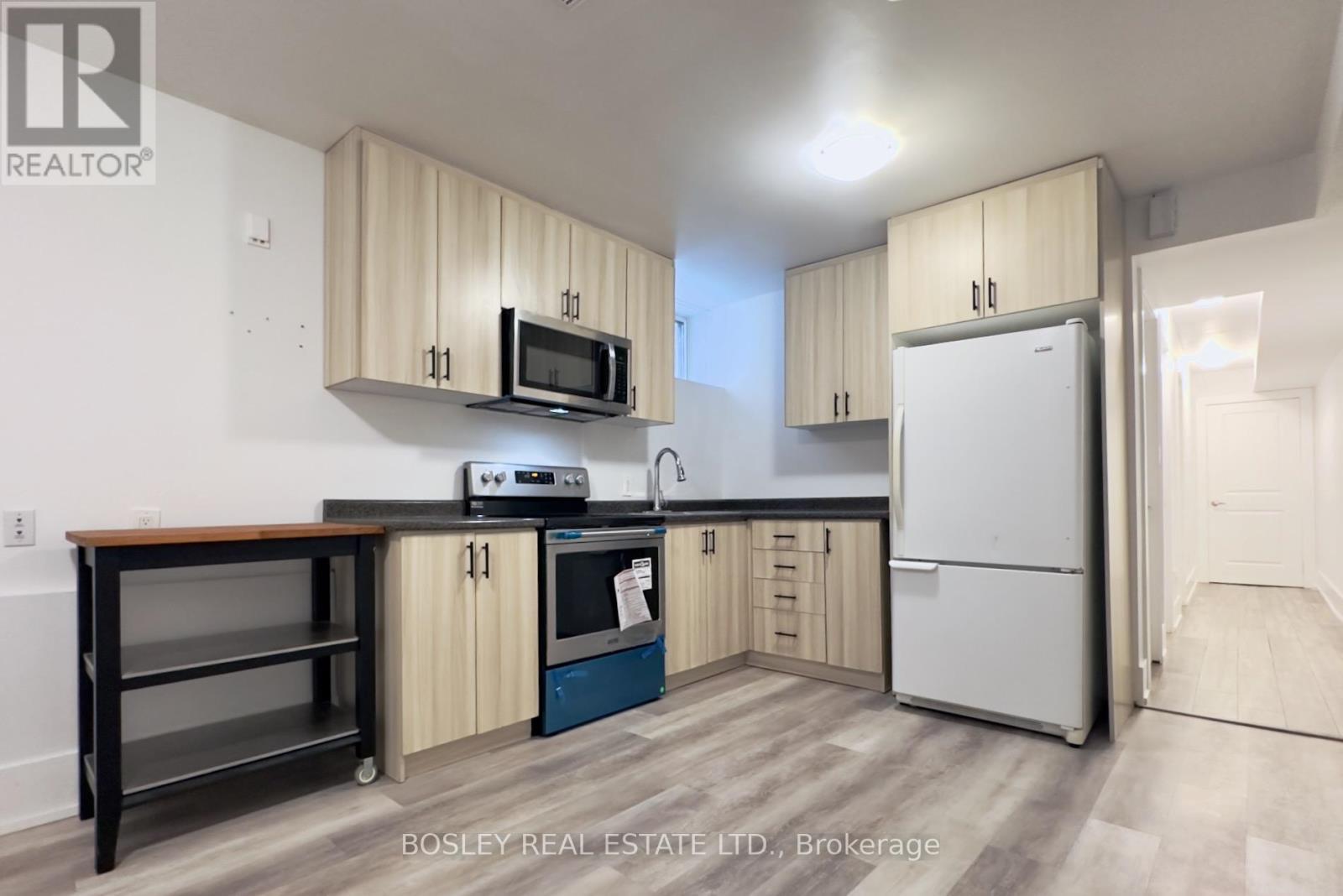Lower - 33 Lawlor Avenue, Toronto, ON - Indoor Photo Showing Kitchen