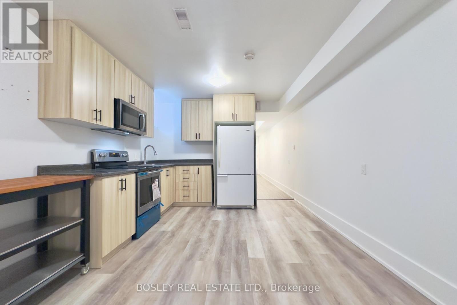 Lower - 33 Lawlor Avenue, Toronto, ON - Indoor Photo Showing Kitchen