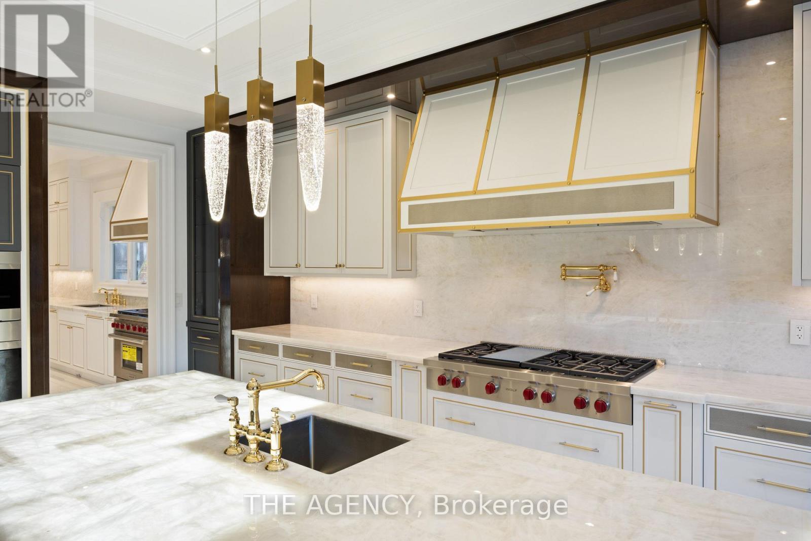 100 Bayview Ridge, Toronto, ON - Indoor Photo Showing Kitchen With Upgraded Kitchen