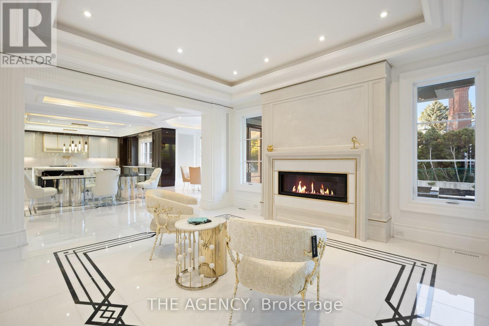 100 Bayview Ridge, Toronto, ON - Indoor Photo Showing Living Room With Fireplace