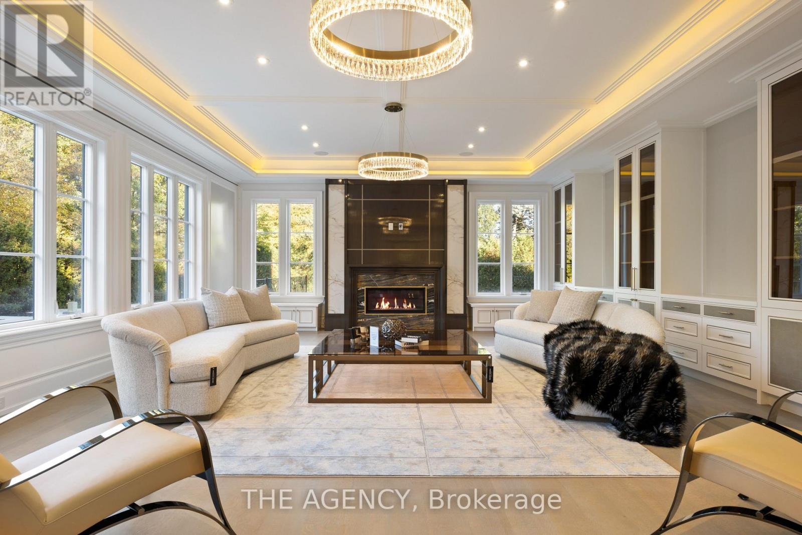 100 Bayview Ridge, Toronto, ON - Indoor Photo Showing Living Room With Fireplace