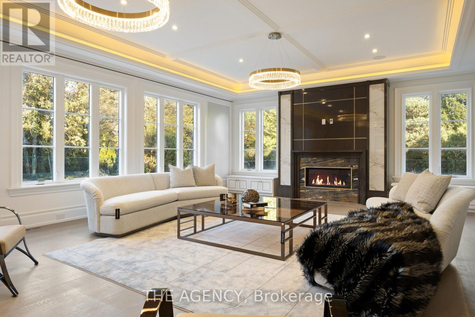 100 Bayview Ridge, Toronto, ON - Indoor Photo Showing Living Room With Fireplace