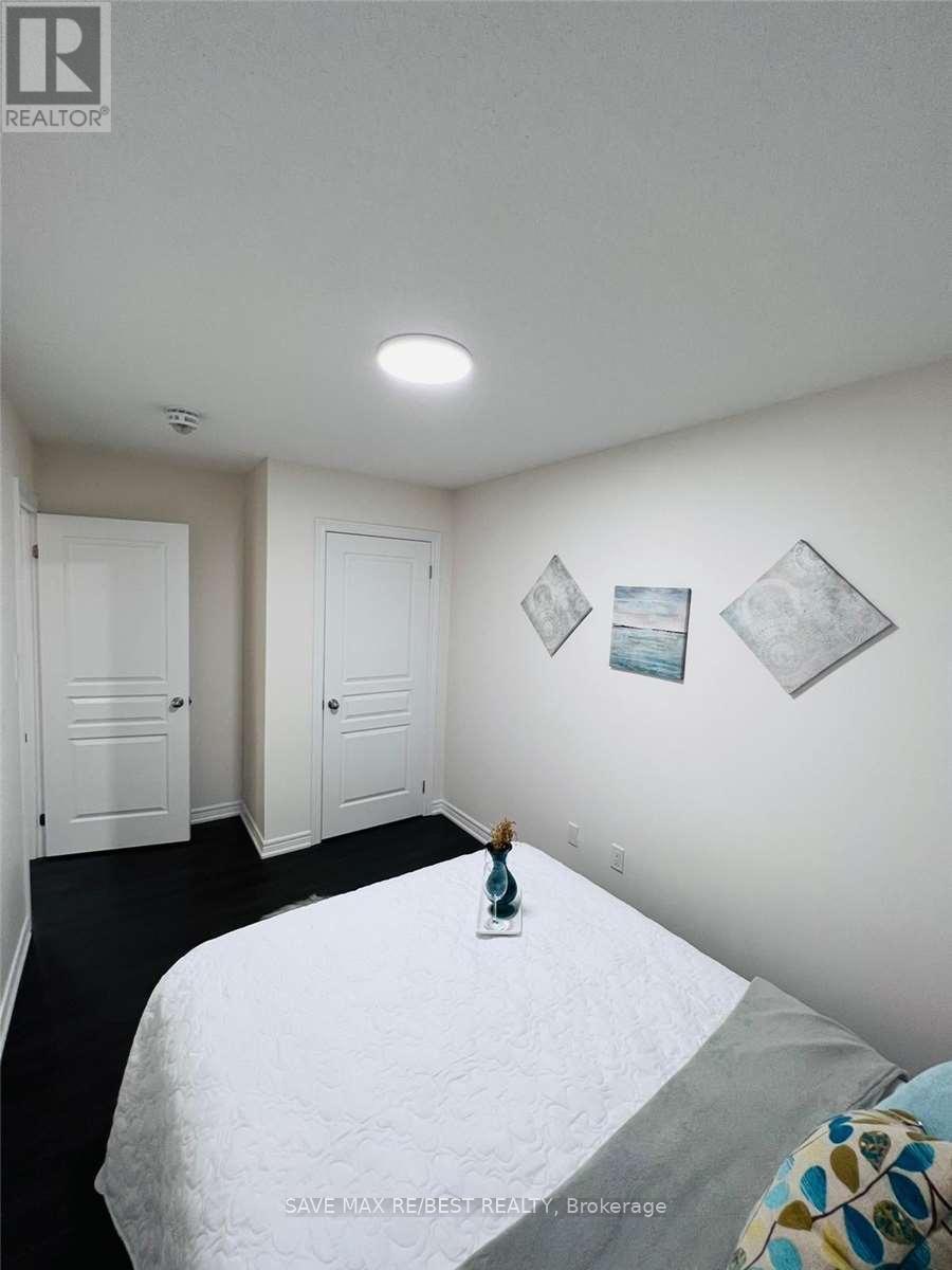 12 Aspen Hill Road, Brampton, ON - Indoor Photo Showing Bedroom