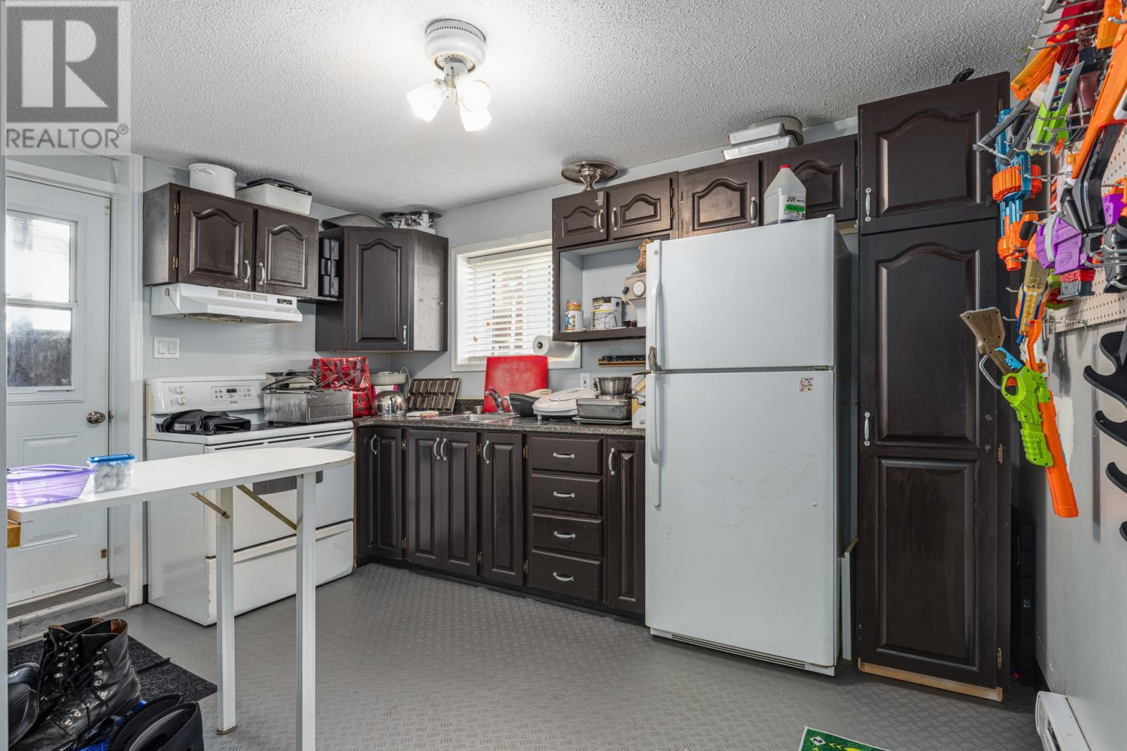 10 Sauve Street, Mount Peal, NL - Indoor Photo Showing Kitchen