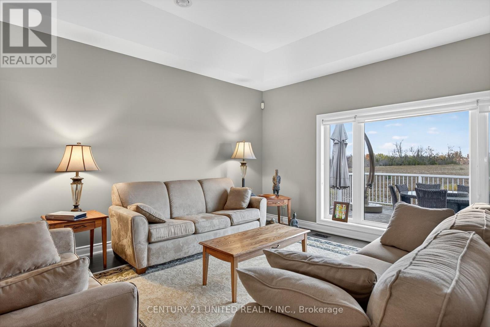 1599 Moore Drive, Cavan Monaghan (Cavan Twp), ON - Indoor Photo Showing Living Room