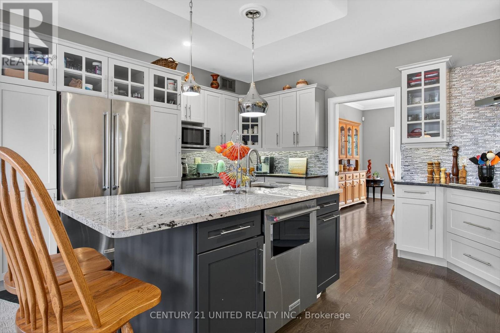 1599 Moore Drive, Cavan Monaghan (Cavan Twp), ON - Indoor Photo Showing Kitchen With Upgraded Kitchen