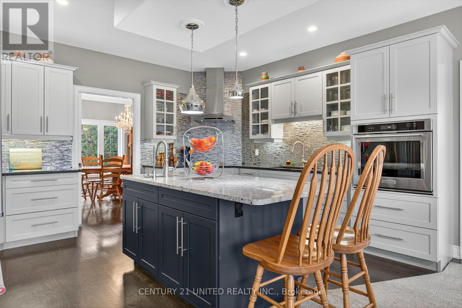 1599 Moore Drive, Cavan Monaghan (Cavan Twp), ON - Indoor Photo Showing Kitchen With Upgraded Kitchen