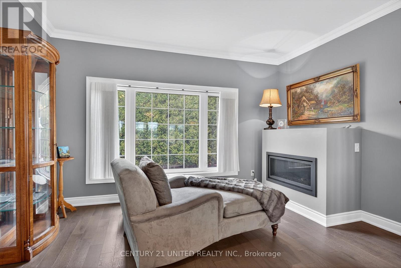 1599 Moore Drive, Cavan Monaghan (Cavan Twp), ON - Indoor Photo Showing Living Room With Fireplace
