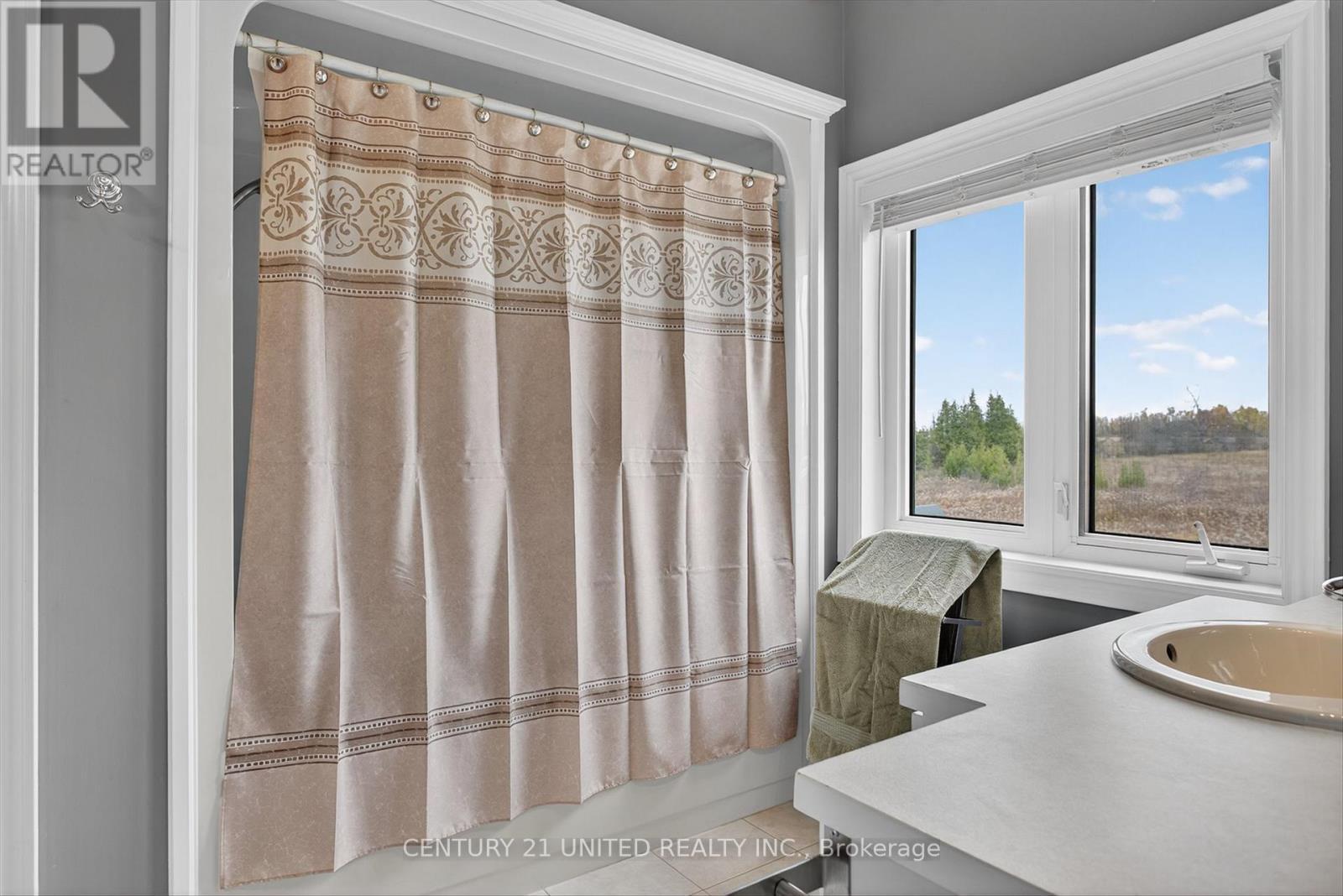 1599 Moore Drive, Cavan Monaghan (Cavan Twp), ON - Indoor Photo Showing Bathroom