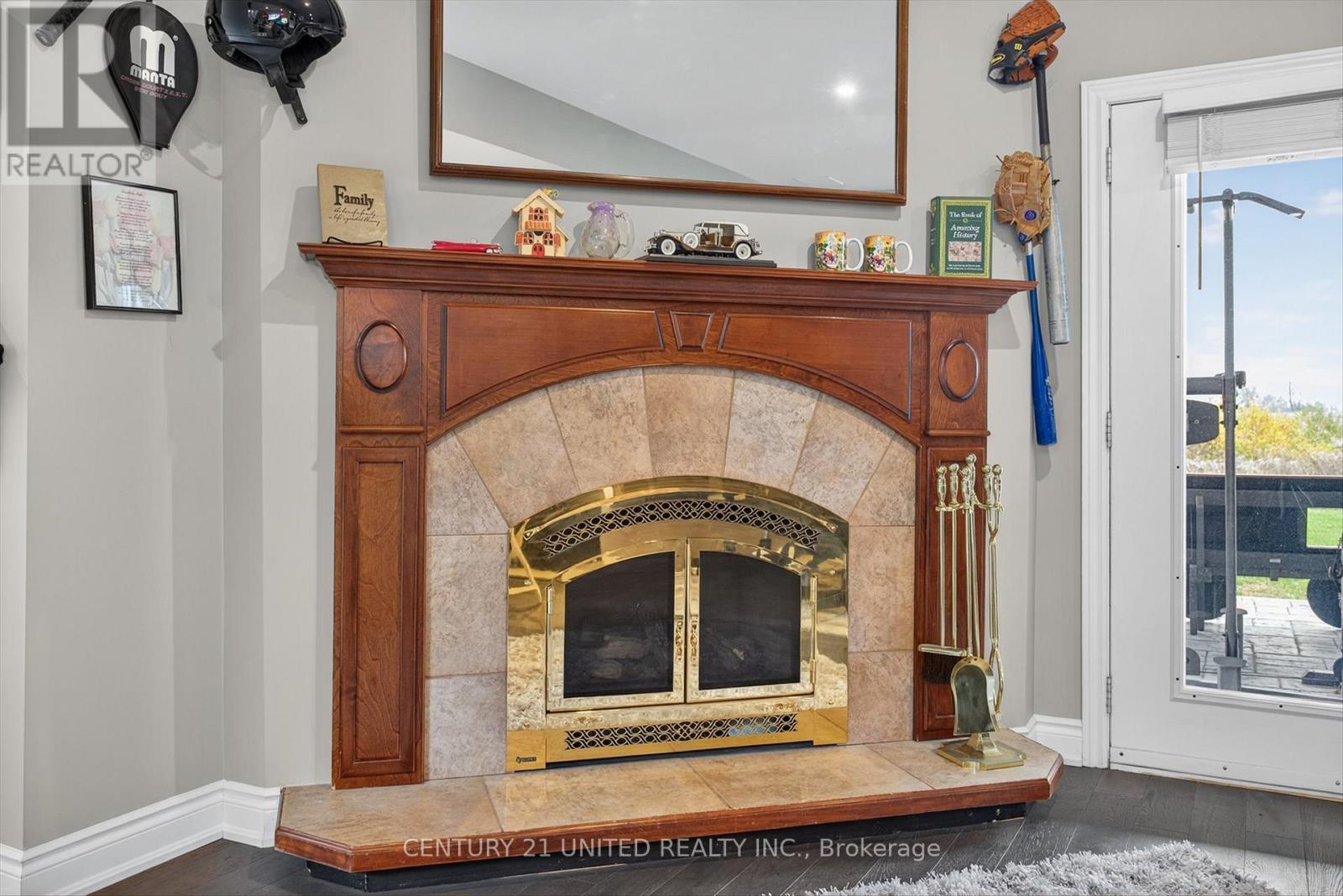 1599 Moore Drive, Cavan Monaghan (Cavan Twp), ON - Indoor Photo Showing Other Room With Fireplace
