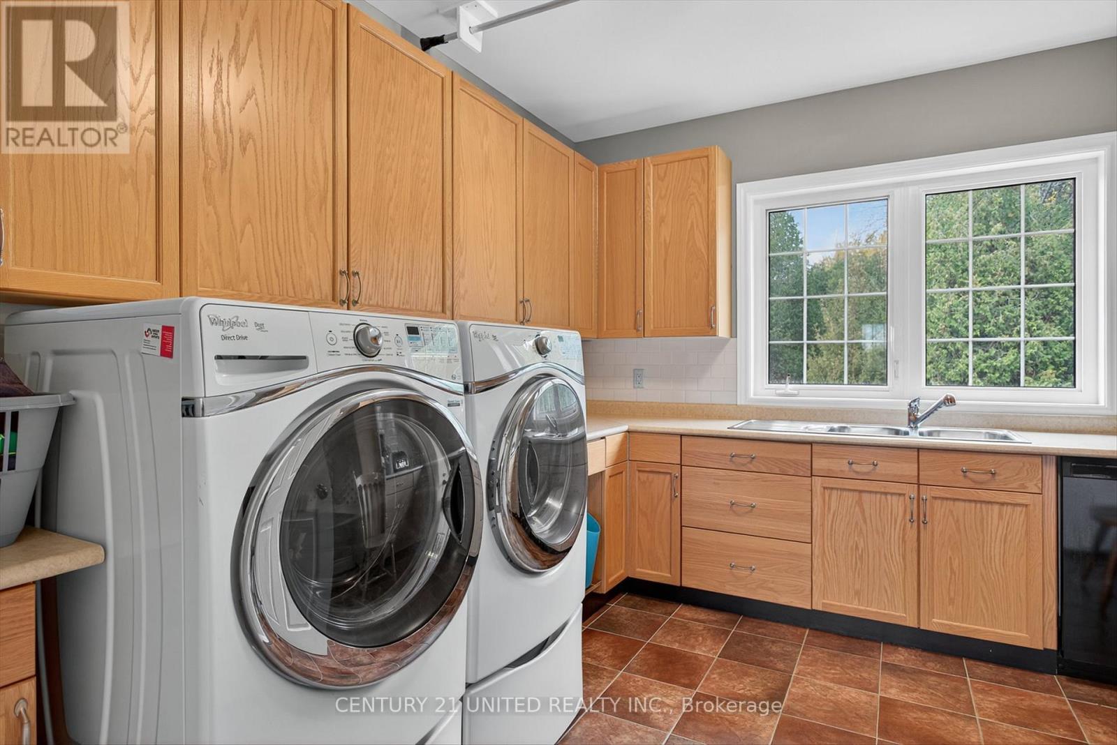 1599 Moore Drive, Cavan Monaghan (Cavan Twp), ON - Indoor Photo Showing Laundry Room