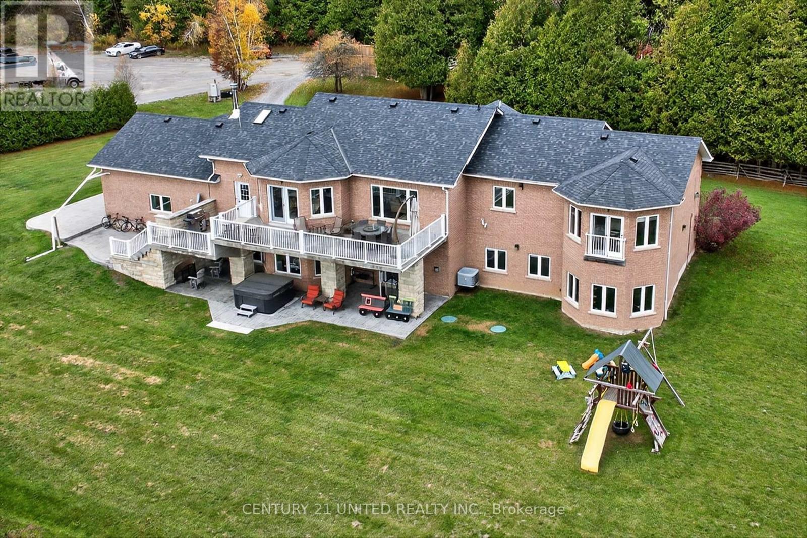 1599 Moore Drive, Cavan Monaghan (Cavan Twp), ON - Outdoor With Deck Patio Veranda