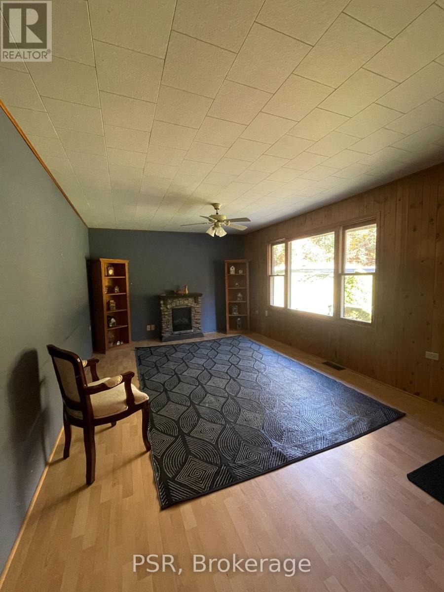 1094 Morinus Road, Muskoka Lakes (Medora), ON - Indoor Photo Showing Other Room
