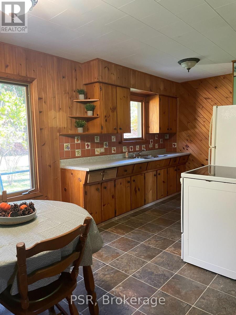 1094 Morinus Road, Muskoka Lakes (Medora), ON - Indoor