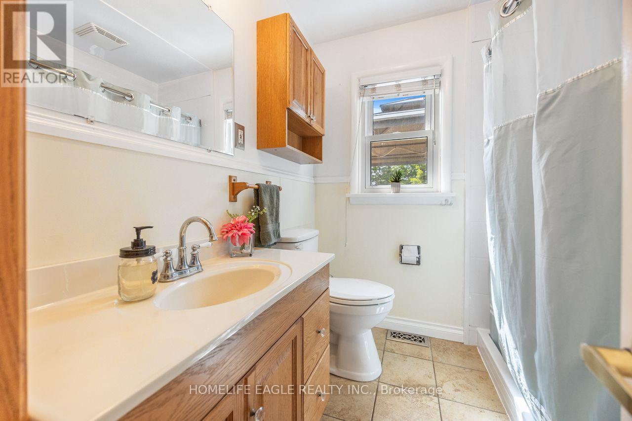 19280 Dufferin Street, King, ON - Indoor Photo Showing Bathroom