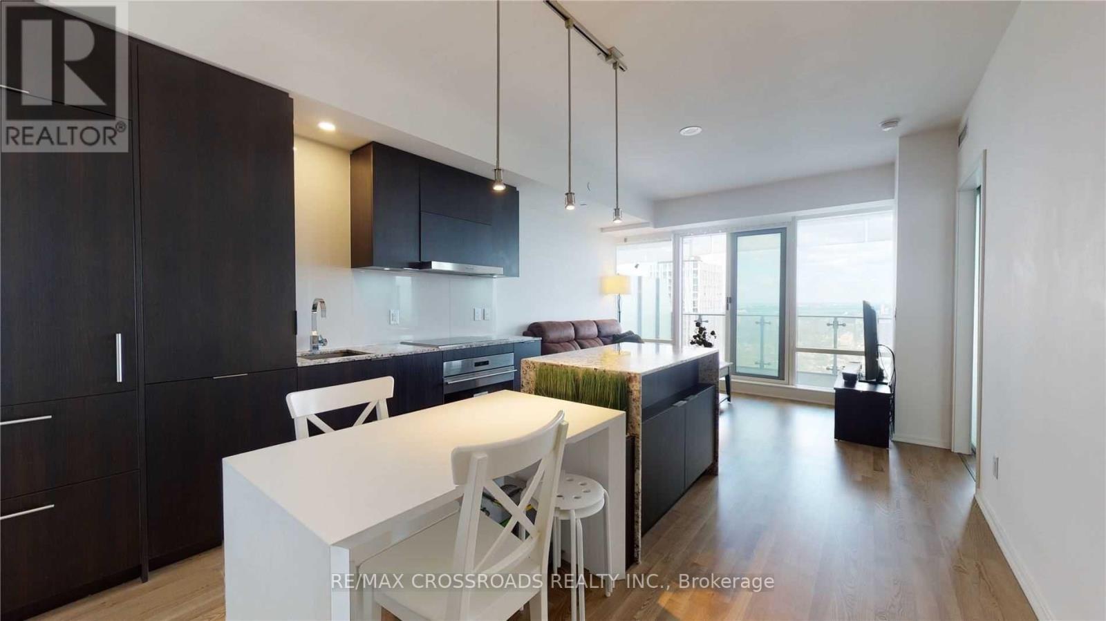 Open Concept Modern Kitchen - 5010 - 1 Bloor Street E, Toronto, ON - Indoor
