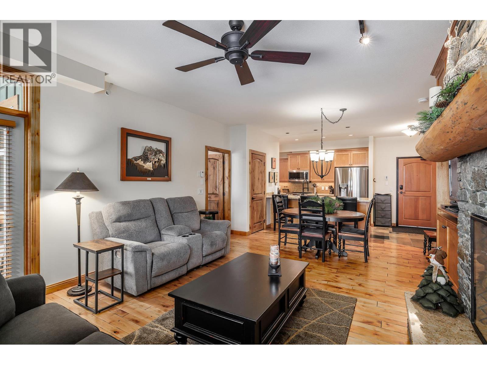 7700 Porcupine Road Unit# 4-602, Big White, BC - Indoor Photo Showing Living Room